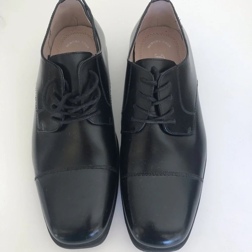 Florsheim  black lace up memory foam dress shoes kids size 7